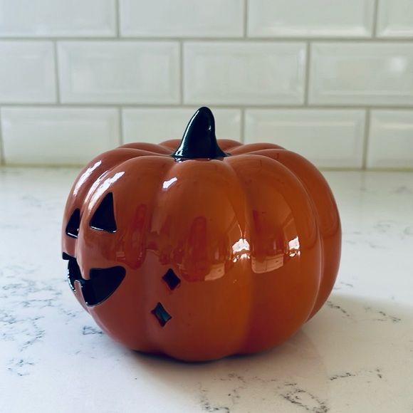 Target Bulleye’s Pre Lit Ceramic Jack-O’-Lantern - Picture 9 of 14